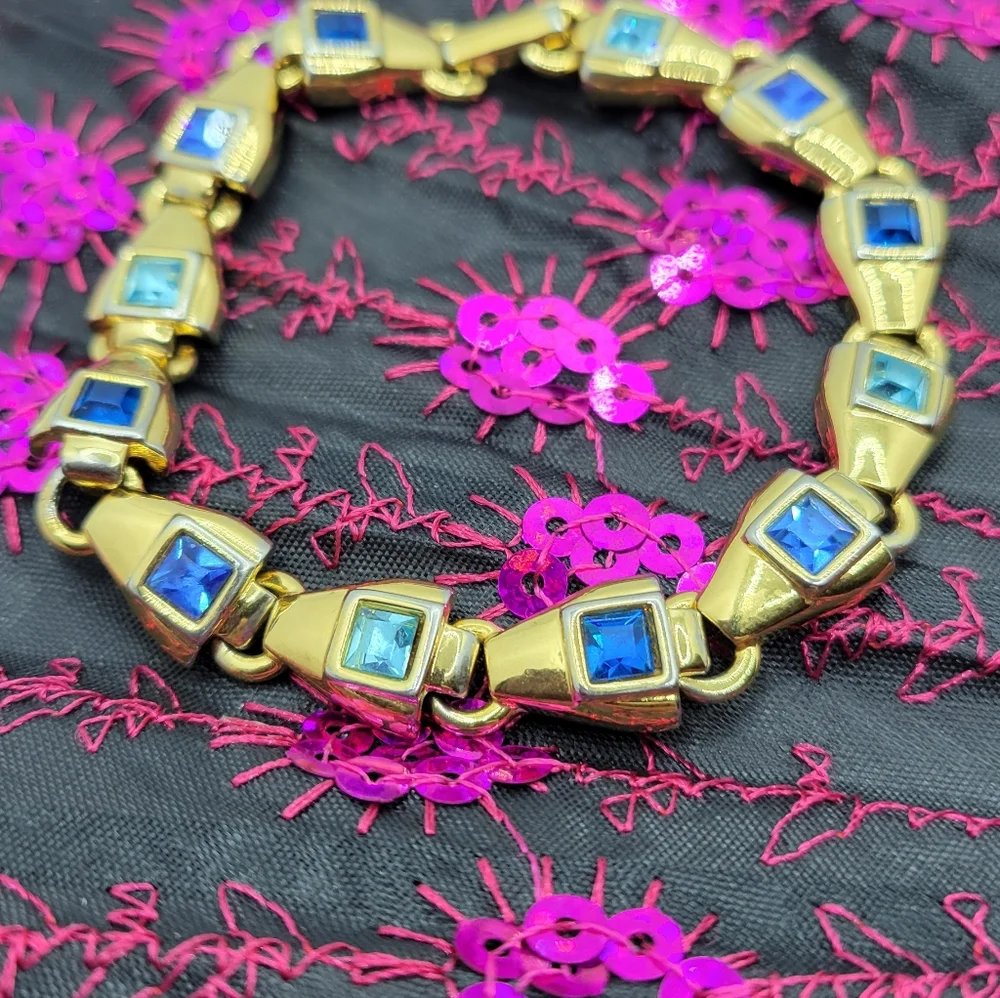 Gorgeous Swarovski Crystal Gold- Tone and Blue Geometric Bracelet - Picture 3 of 8